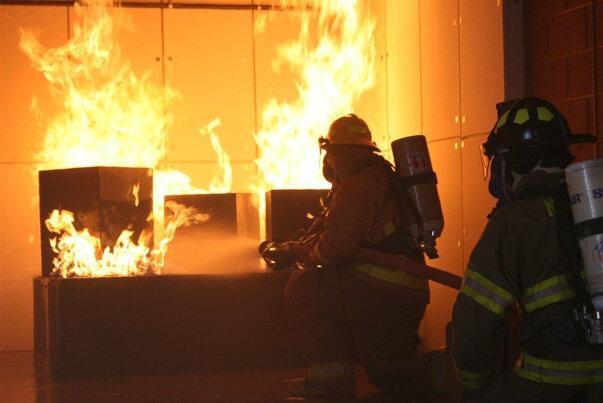 ببینید | اولین تصاویر از آتش‌سوزی در اتوبان تهران کرج