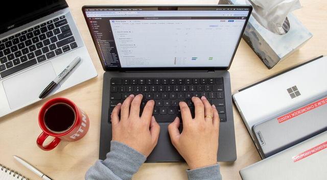 راهنمای جامع اجاره لپ تاپ | راهکاری هوشمندانه برای دسترسی به تکنولوژی روز