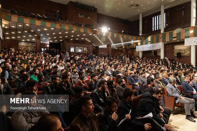 پویایی دانشگاه در گرو اندیشههای نو و نقد منصفانه است