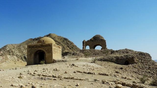 تملک کاروانسرای تاریخی کنار سیاه فیروزآباد؛ گامی بلند برای احیای میراث فارس