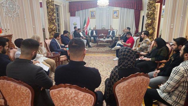 نشست سفیر ایران و مدیرکل کنسولی با دانشجویان ایرانی در مجارستان برگزار شد