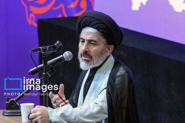 امام جمعه ارومیه: عمل به فرمایشات رهبر انقلاب عامل حرکت دانشگاه در مسیر تعالی است