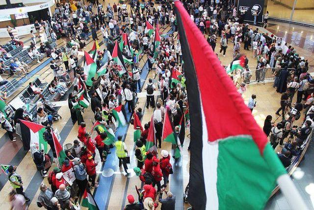 آفریقای جنوبی لغو روادید دارندگان گذرنامه فلسطینی را متوقف کرد