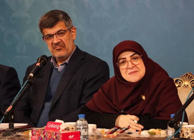 استاندار: یزد، فراتر از ظرفیت خود به کشور خدمت می‌کند