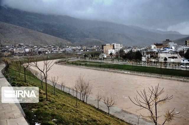 لرستان در انتظار سامانه بارشی قوی؛ تمهیدات مدیریت بحران برای پیشگیری از خسارات