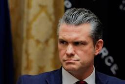 توهم وزیر جنگ آمریکا درباره نابودی برنامه هسته‌ای ایران