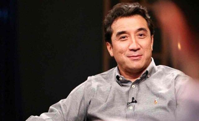 خداداد عزیزی: محمد صلاح شبیه من بازی میکند