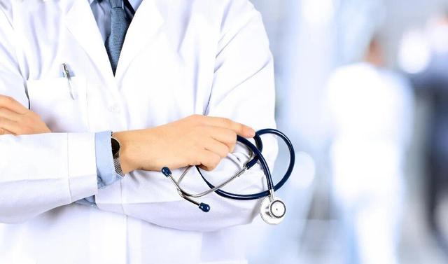 ببینید | رئیس سازمان نظام پزشکی: ۸ درصد جامعه پزشکی زیرمیزی می‌گیرند