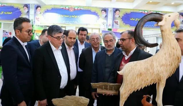 بازدید سفیر جمهوری ازبکستان از از بیت تاریخی حضرت امام خمینی(ره) و نمایشگاه دستاوردهای صنعتی و اقتصادی خمین