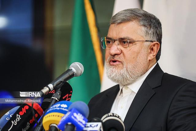 استاندار تهران: دانشجو نباید دغدغه صنفی داشته باشد