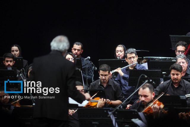 صدرنشینی کمانچه سعید فرج‌پوری در ارکستر ملی/ سازها برای «وطن» نواختند+فیلم