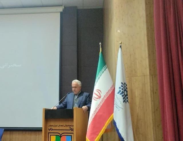 فرماندارخوی: حمایت از دانشگاه و دانشجو اولویت دولت وفاق ملی است