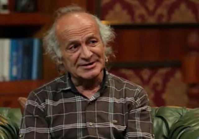 اجرای «شاعری که دیوانه شد» با صدای زنده‌یاد حاتم مشمولی