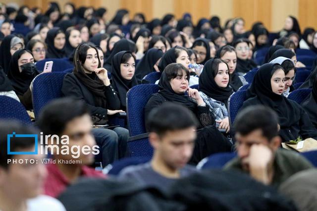 تجلیل از پژوهشگران و اعضای هیأت علمی سازمان پژوهش‌های علمی و صنعتی ایران