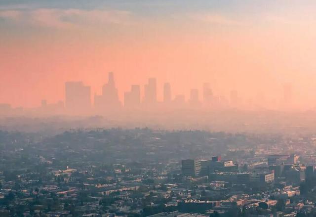 کاهش ۳۷ درصدی ترافیک تهران با اجرای محدودیتهای آلودگی هوا