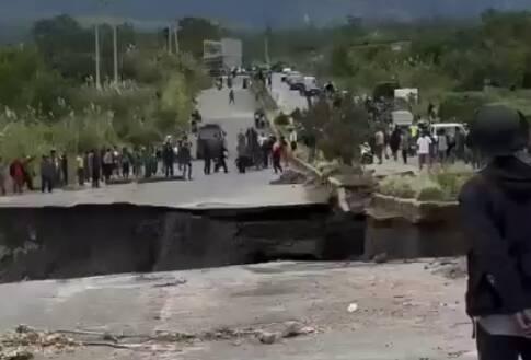 فیلم/ لحظه هولناک رانش زمین در اندونزی