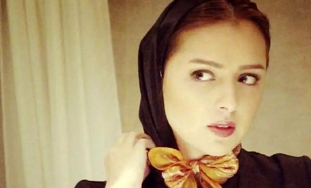 عکس قدیمی ترانه علیدوستی و صابر ابر پشت وانت