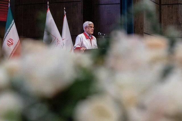 عارف: بابت مشکلات معیشتی از مردم عذرخواهی می‌کنیم