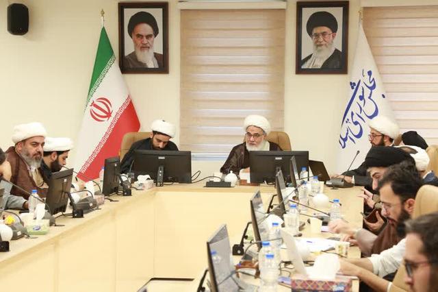 فضای مجازی بدون چارچوب‌گذاری فقهی و ضوابط تقنینی، منجر به بروز بحران اجتماعی می شود