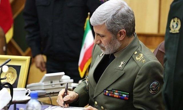 پیام فرمانده کل ارتش به مناسبت روز زن