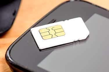 وزیر ارتباطات : درباره سیم‌کارت‌های سفید به مردم گزارش دهید