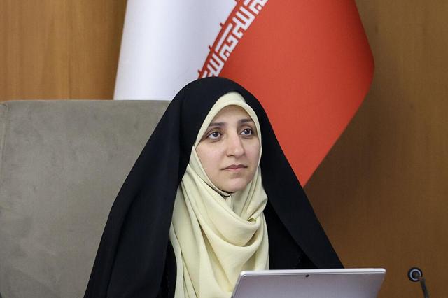 بهروزآذر: زنان می‌توانند نقش موثری در مدیریت بهتر کشور داشته باشند