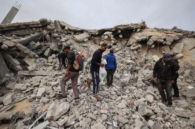 ۷۳۸ تجاوز اسرائیل به غزه در ۶۰ روز/شهادت ۳۸۶ فلسطینی در غزه از زمان آتش بس