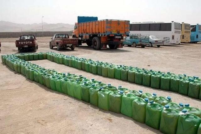 افزون بر یک میلیون لیتر سوخت قاچاق در تایباد کشف شد