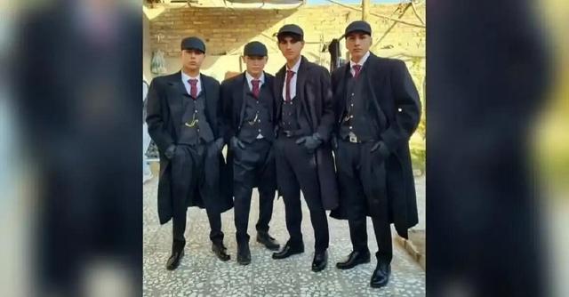 طالبان چهار جوان هراتی را به خاطر الگوبرداری از پوشش بازیگران سریال «پیکی بلایندرز» و ترویج فرهنگ بیگانه، بازداشت کرد