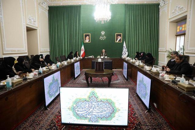 پیگیری اجرای طرح ساماندهی کارکنان و بازنگری در مصوبه مهریه مطالبه نمایندگان زن از قالیباف