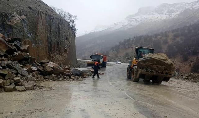 تردد روان در همه مسیرهای ایلام/ریزش‌برداری همه مسیرهای استان