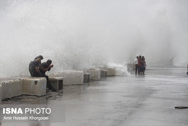 وزش باد شدید و افزایش ارتفاع موج در شمال و جنوب کشور