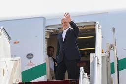 پزشکیان تهران را به مقصد آستانه ترک کرد