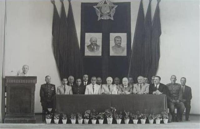 روزی که فرقه دموکرات سعی کرد ایران را تجزیه کند