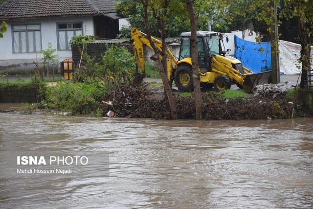تردد در مسیر عینخوش - اندیمشک در جریان است/ صاعقه در چمهندی جان یک جوان را گرفت