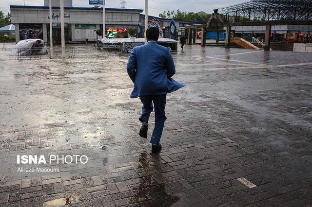 نزدیک شدن توده بارشی گسترده به تهران/ احتمال آب گرفتگی و روانآب