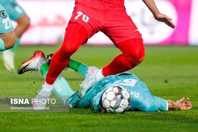 عکس روز | در حاشیه دیدار پیکان - پرسپولیس