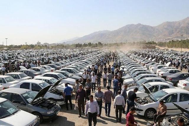 بازار خودرو از کنترل خارج شد؛ جهش‌های 700 میلیونی در یک چشم‌به‌هم‌زدن
