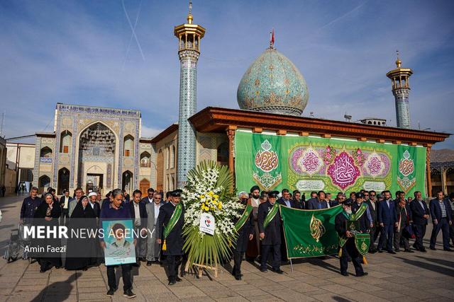 گلباران مقبره شهید آیت‌الله دستغیب در شیراز