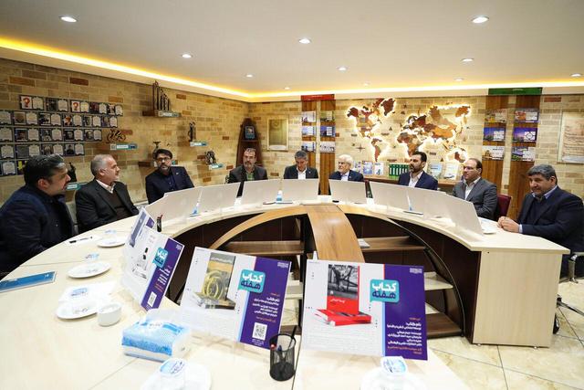 عارف: دستمزد جامعه علمی از بسیاری بخشهای دولت پایینتر است