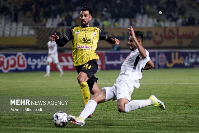 ادامه تساویهای بدون گل در نیمه اول دو بازی لیگ برتر فوتبال