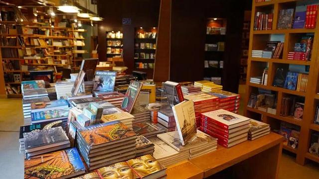 از مسابقه کتاب‌خوانی برای کودکان تا انتخاب مروج کتاب توسط کتابداران