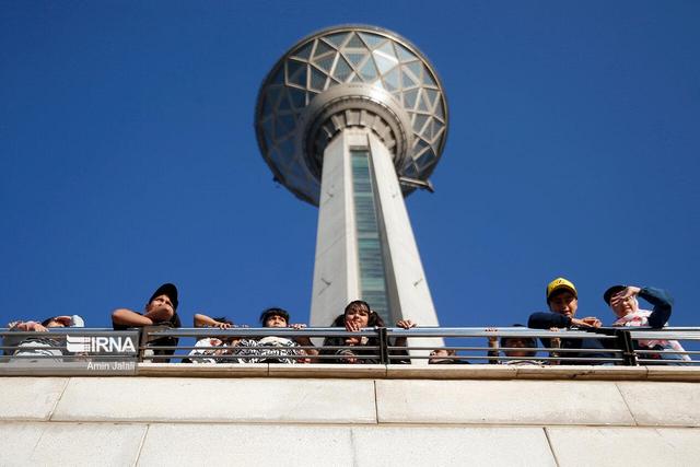 تخفیف ۵۰ درصدی برج میلاد تهران