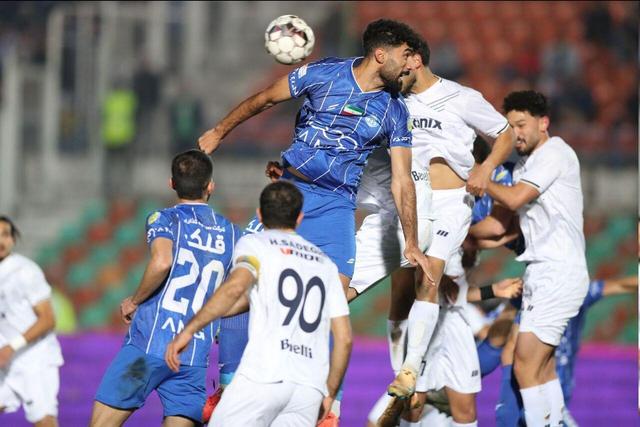 برتری استقلال مقابل ملوان در نیمه نخست