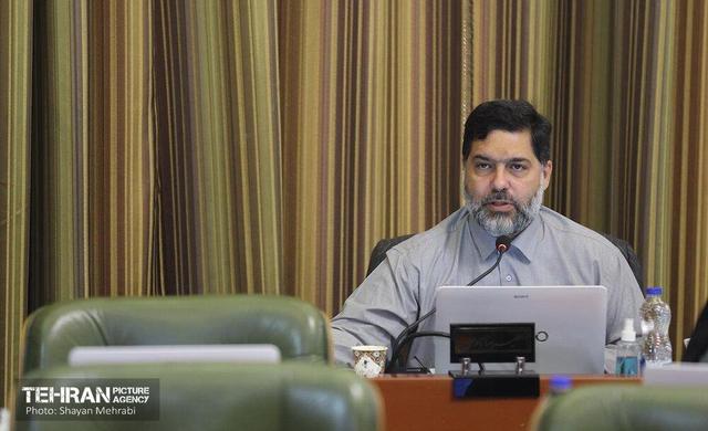 برخی اعضای شورا با قیل و قال بسیار تذکر اشتباه می‌دهند بعد هم در خفا عذرخواهی می‌کنند