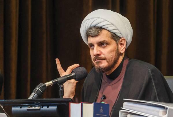 فیلم/ اعتراض رئیس دادگاه منافقین به سیاست‌های غلط دولت فرانسه