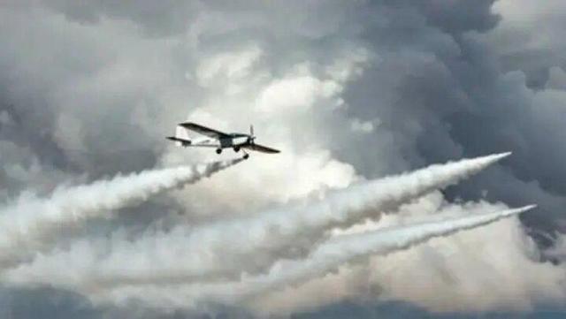 لحظه عملیات بارورسازی ابرها ؛ بررسی دقیق عملیات