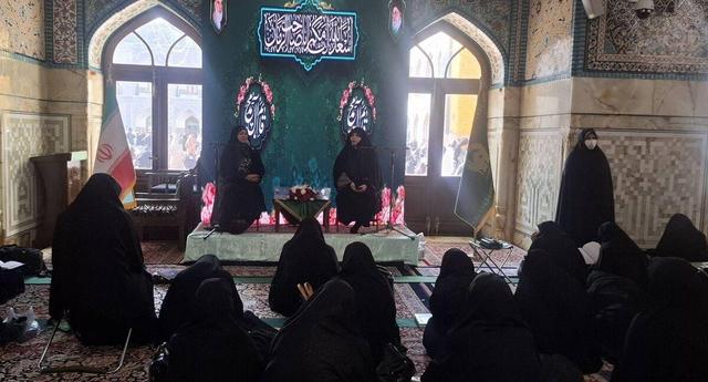 با حضور جمعی از بانوان رضوی انجام شد. برگزاری پرسمان "حجاب، زیبایی پایدار" در حرم مطهر رضوی