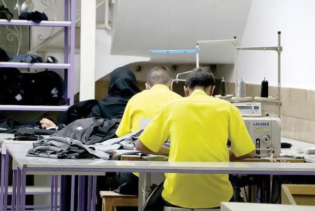 حقوق و تعهد نامتجانس کارگران پوشاک