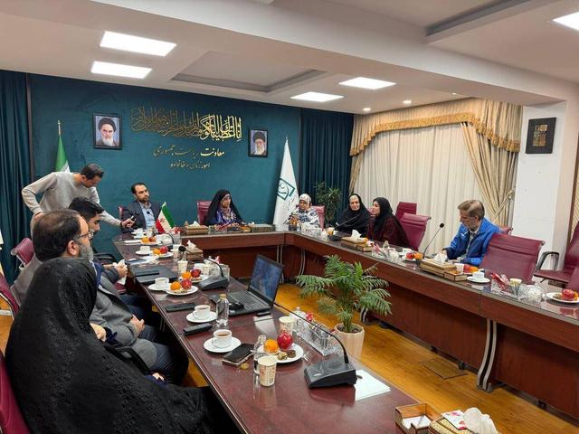 رونمایی از اقلام تبلیغاتی مستند «رویای ناتمام»